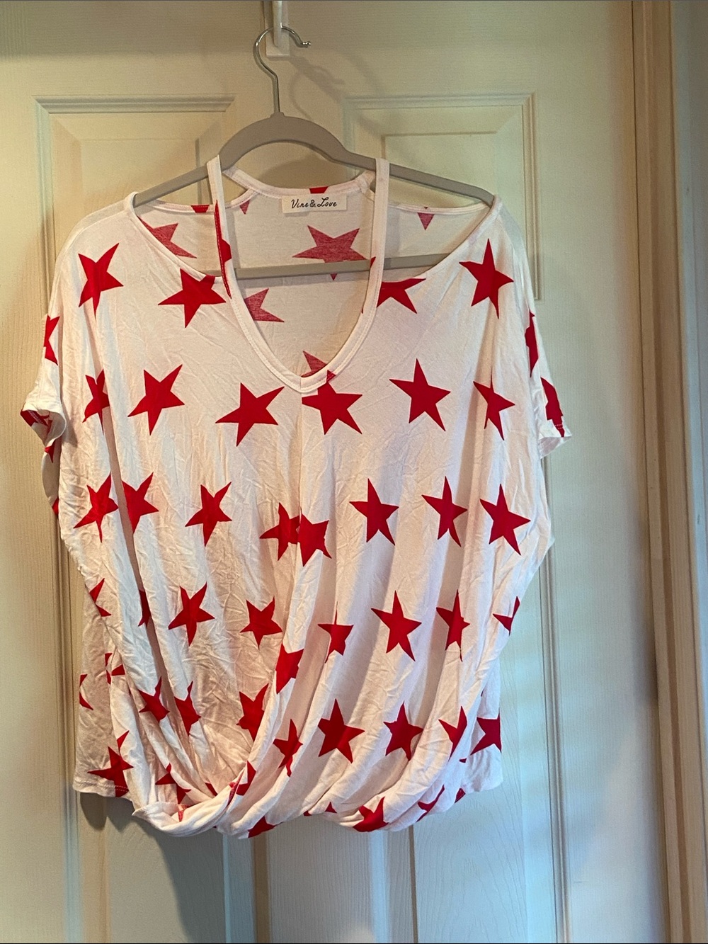 Vine & Love White V-Neck Top with Red Star Print